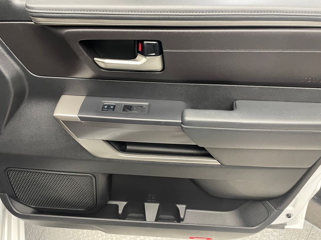 Thumbnail: 2022 Toyota Tundra - 15