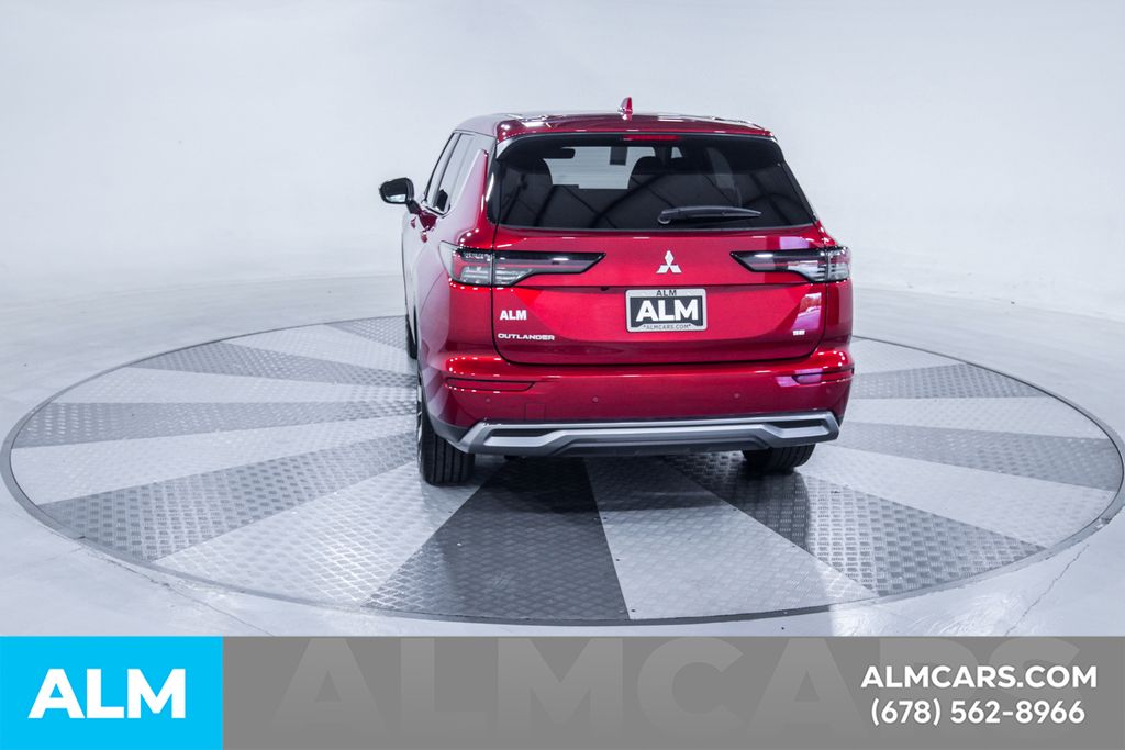Used 2025 Red Mitsubishi SE image 8