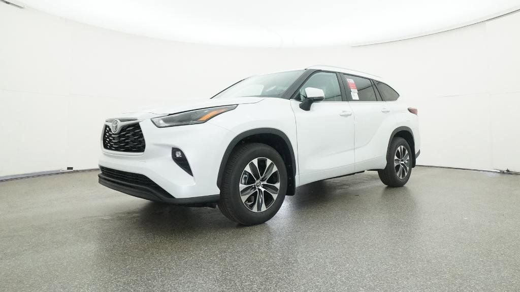 Thumbnail: 2026 Toyota Highlander - 22