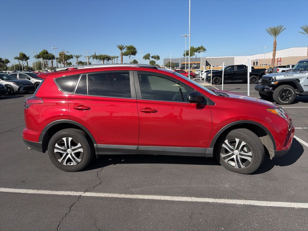 Thumbnail: 2017 Toyota RAV4 - 4