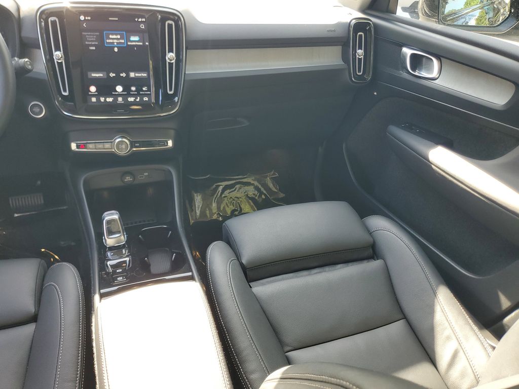 used 2026 Volvo XC40 car, priced at $42,995