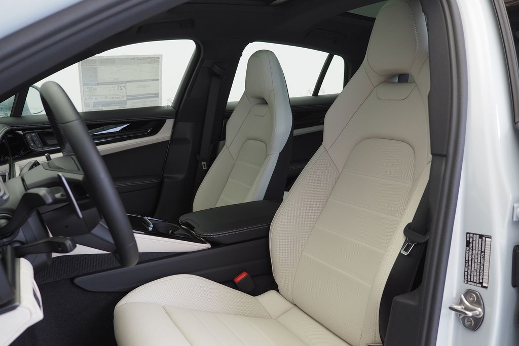 Thumbnail: 2026 Porsche Panamera - 13