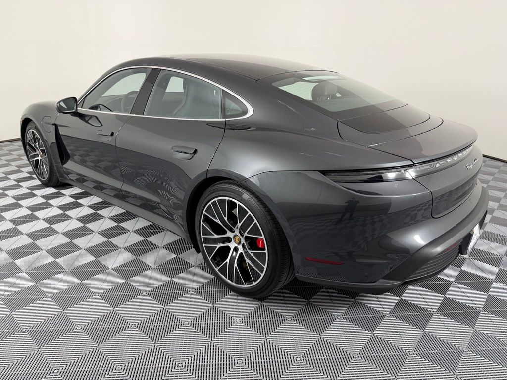 Thumbnail: 2021 Porsche Taycan - 3
