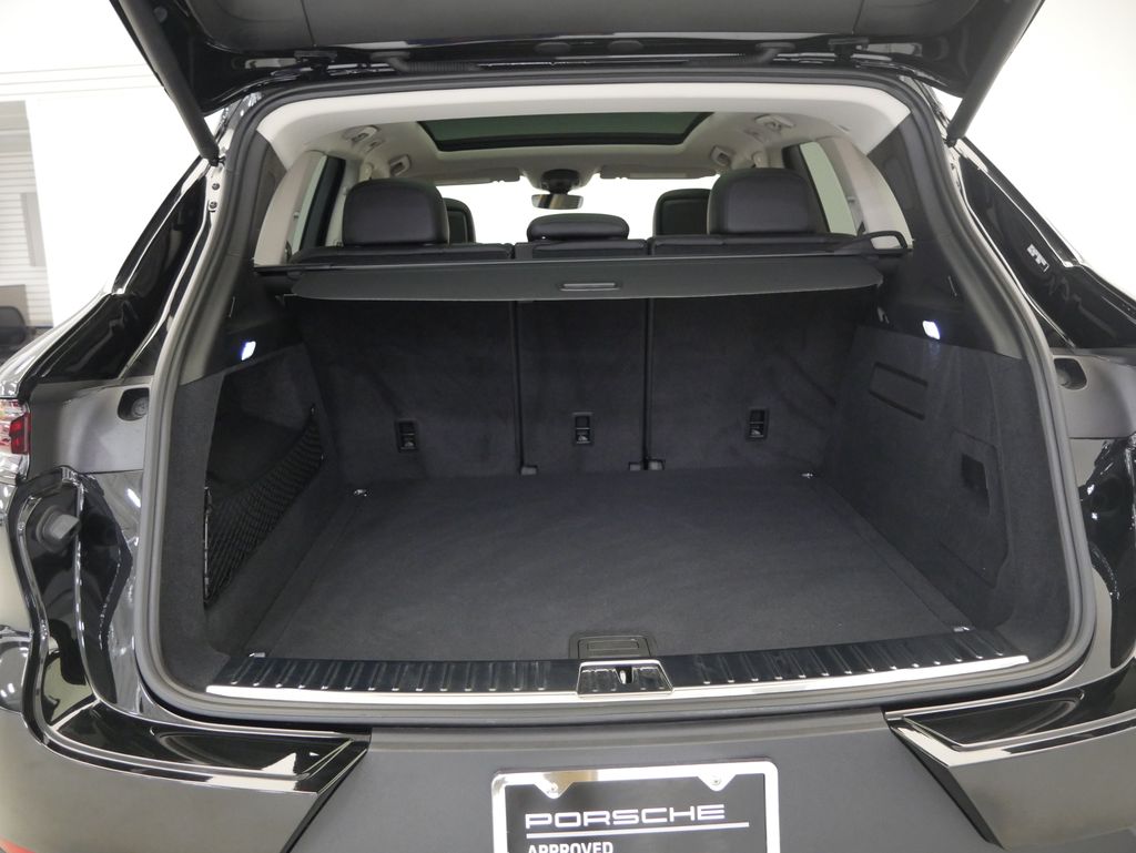 Thumbnail: 2024 Porsche Cayenne - 24