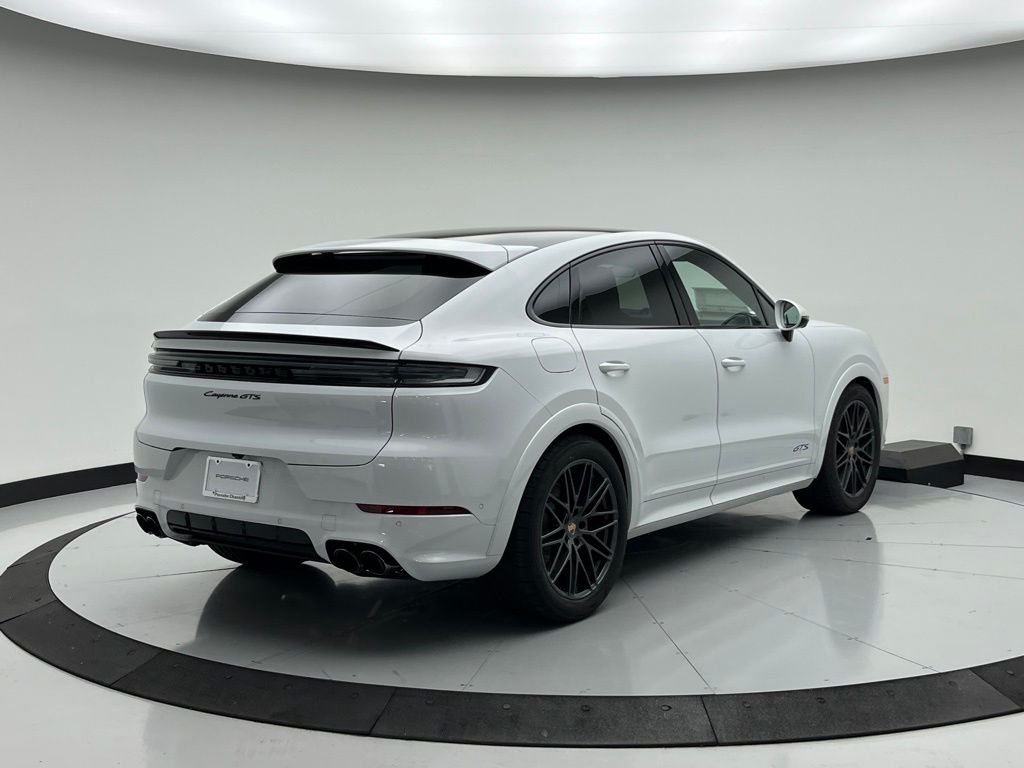 Thumbnail: 2025 Porsche  - 10