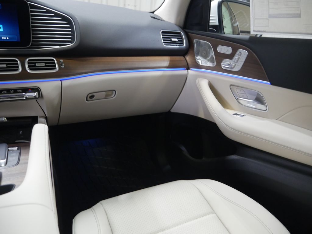 Thumbnail: 2026 Mercedes-Benz GLE - 25