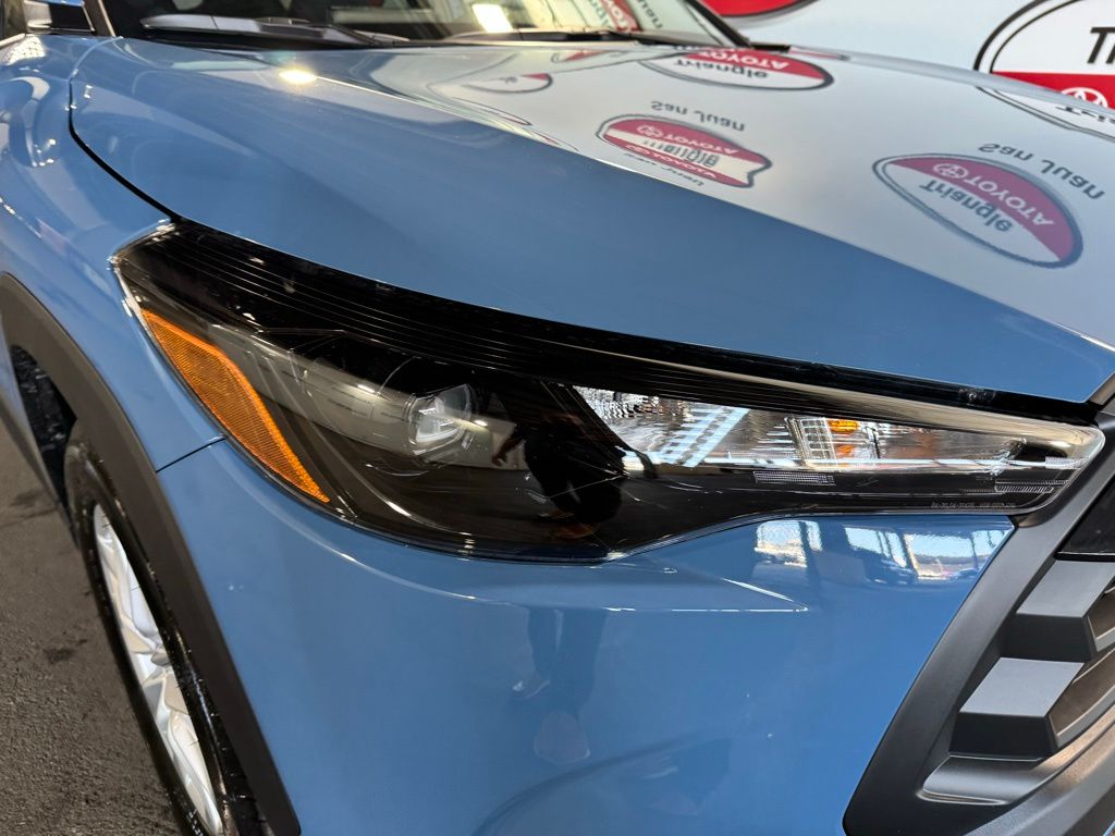 Thumbnail: 2026 Toyota Corolla Cross - 10