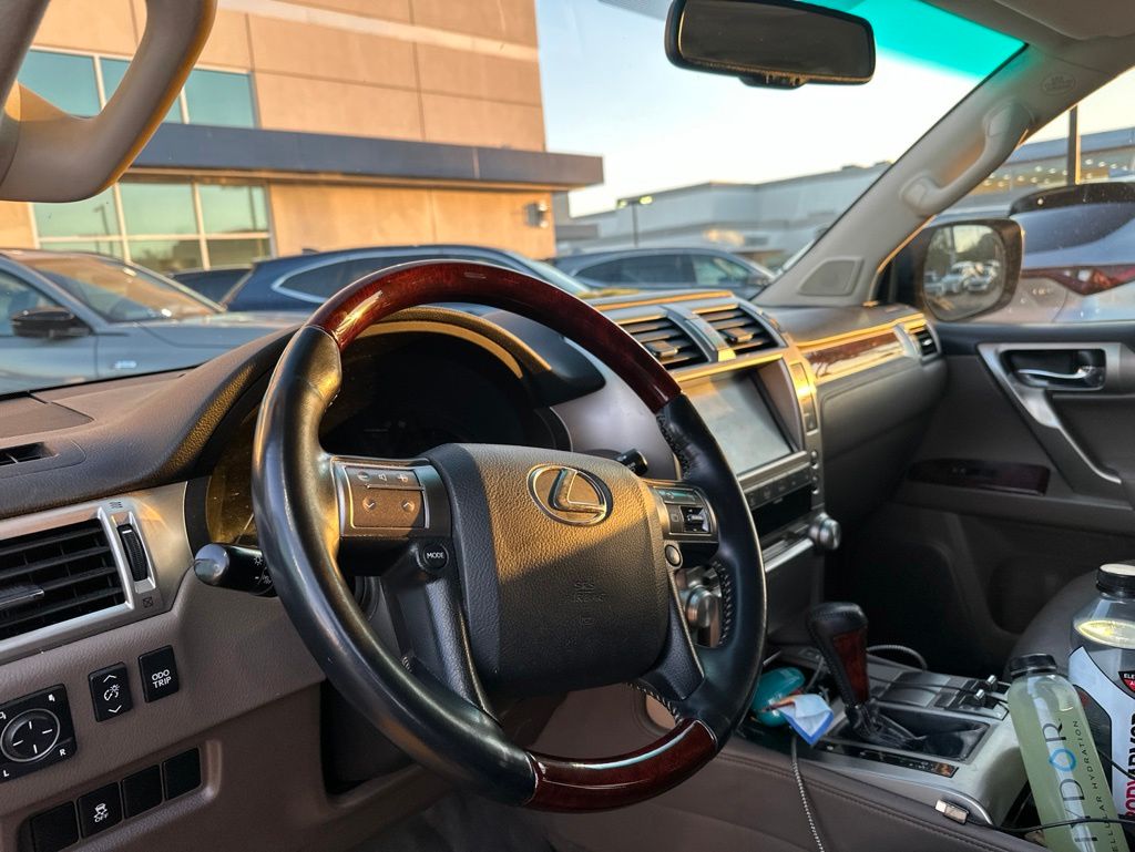 Thumbnail: 2011 Lexus GX - 8