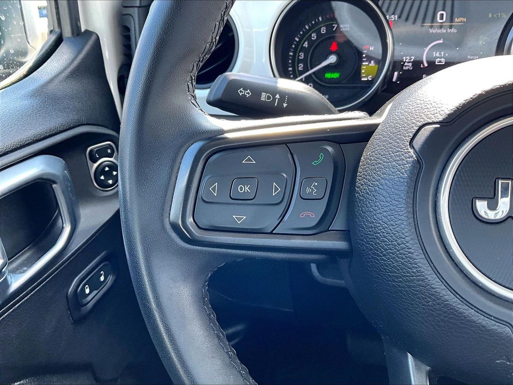 2023 Jeep Wrangler — photo 23