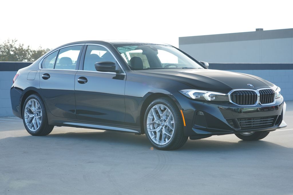 Thumbnail: 2026 BMW 3 Series - 3