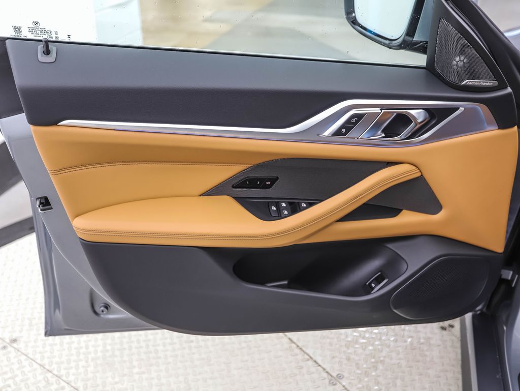 Thumbnail: 2025 BMW i4 - 10