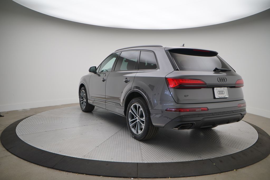 2025 Audi Q7  3