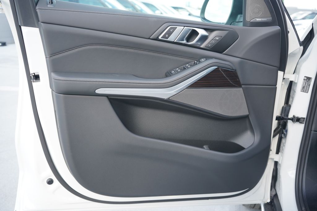 Thumbnail: 2026 BMW X5 - 8