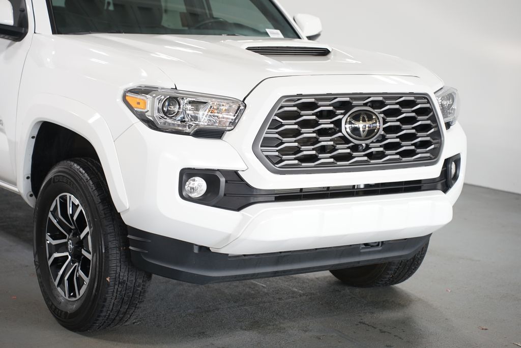 Thumbnail: 2023 Toyota Tacoma - 4
