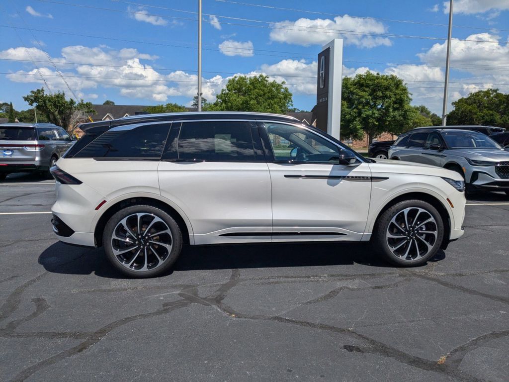 2025 Lincoln Nautilus Black Label