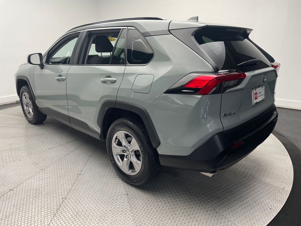 2022 Toyota RAV4 XLE 7