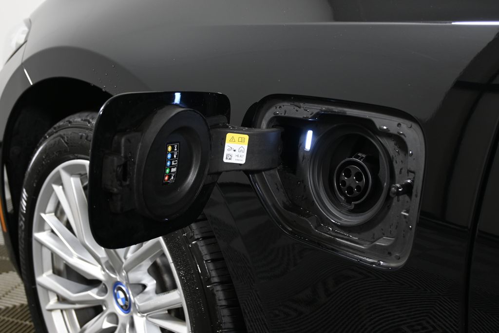 Thumbnail: 2023 BMW 3 Series - 14