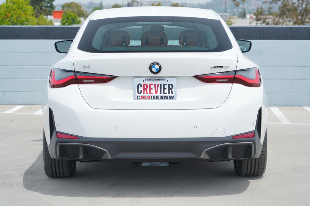 Thumbnail: 2026 BMW i4 - 6