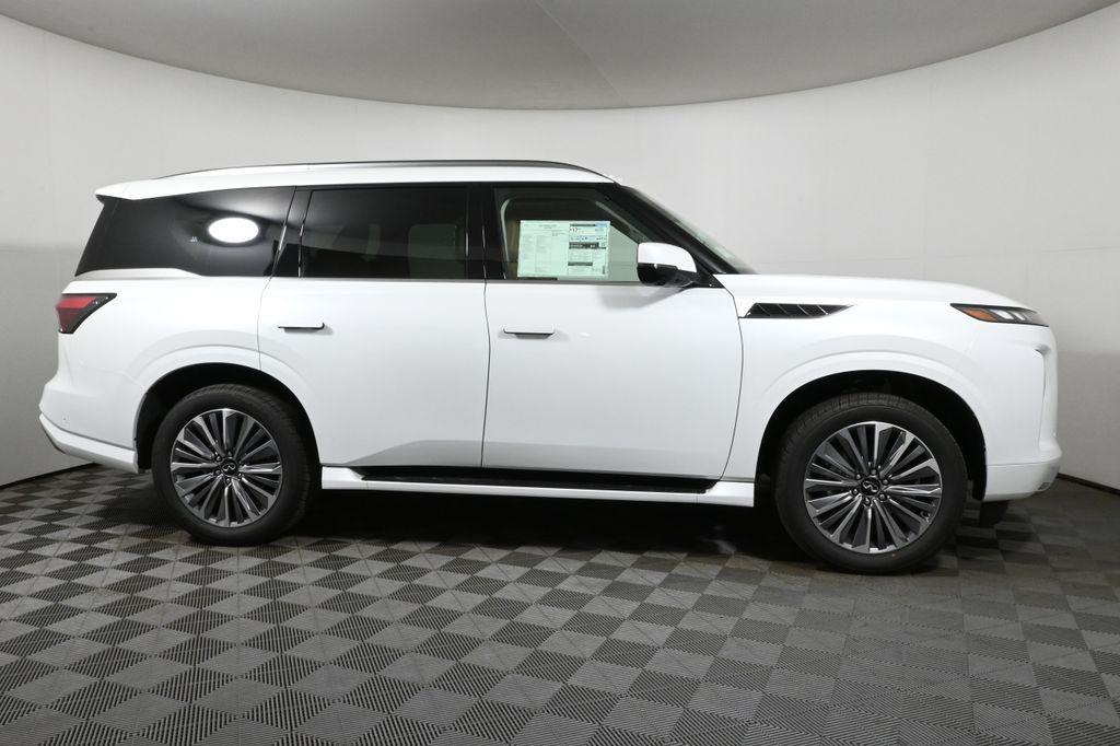 2025 INFINITI QX80 Luxe 8