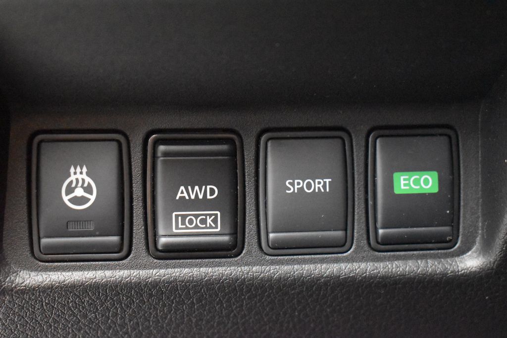Thumbnail: 2021 Nissan Rogue Sport - 18