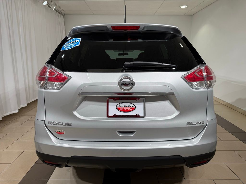 2016 Nissan Rogue SL 4