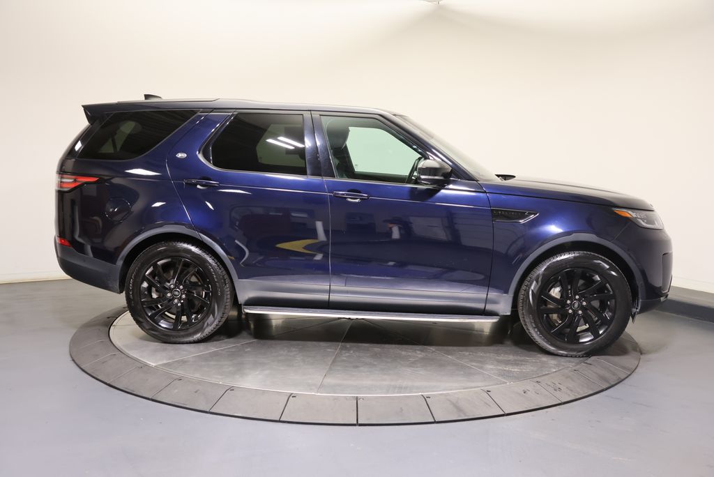 Thumbnail: 2020 Land Rover Discovery - 6