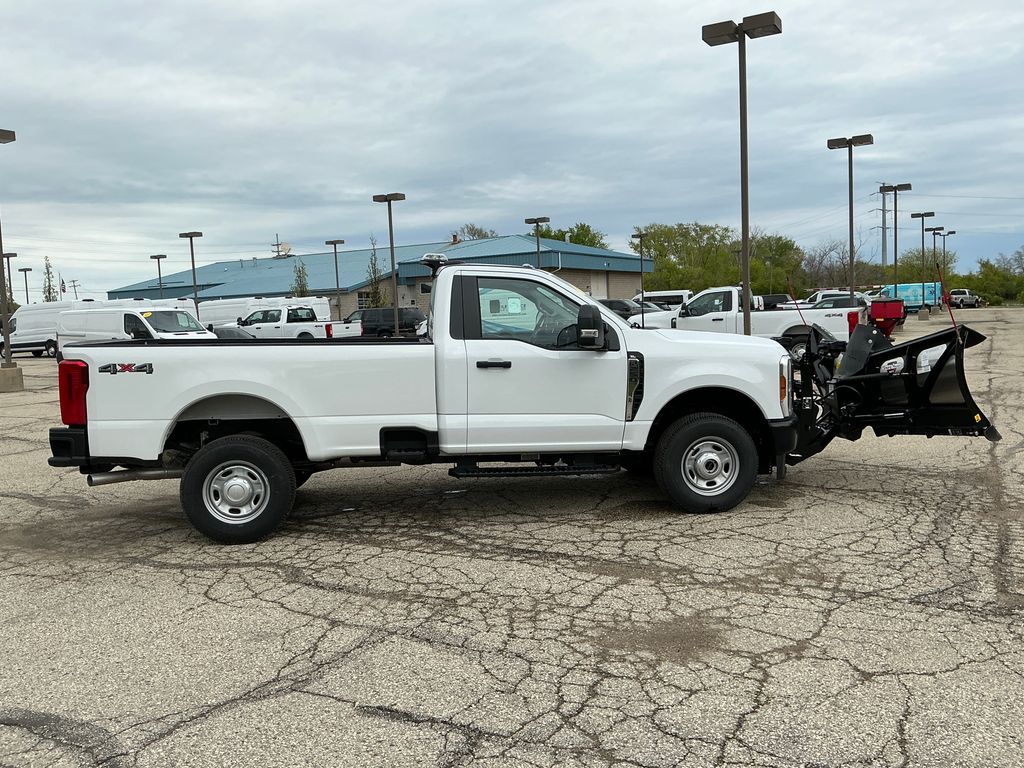 New 2026 Oxford White Ford XL image 4