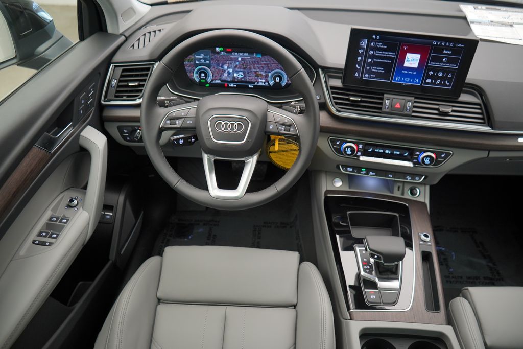 2025 Audi Q5 e  12