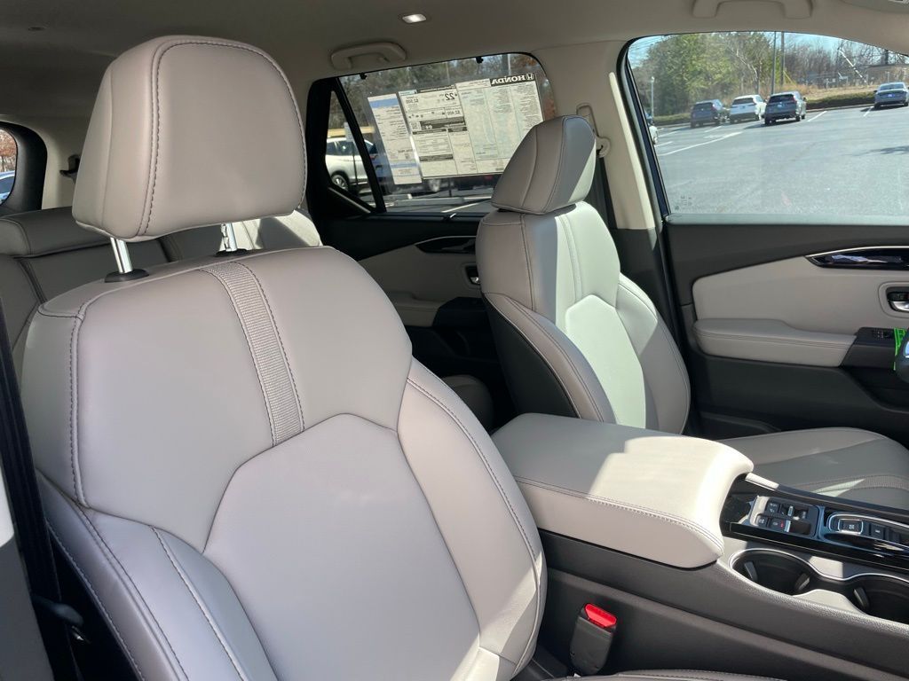 Thumbnail: 2025 Honda Pilot - 31