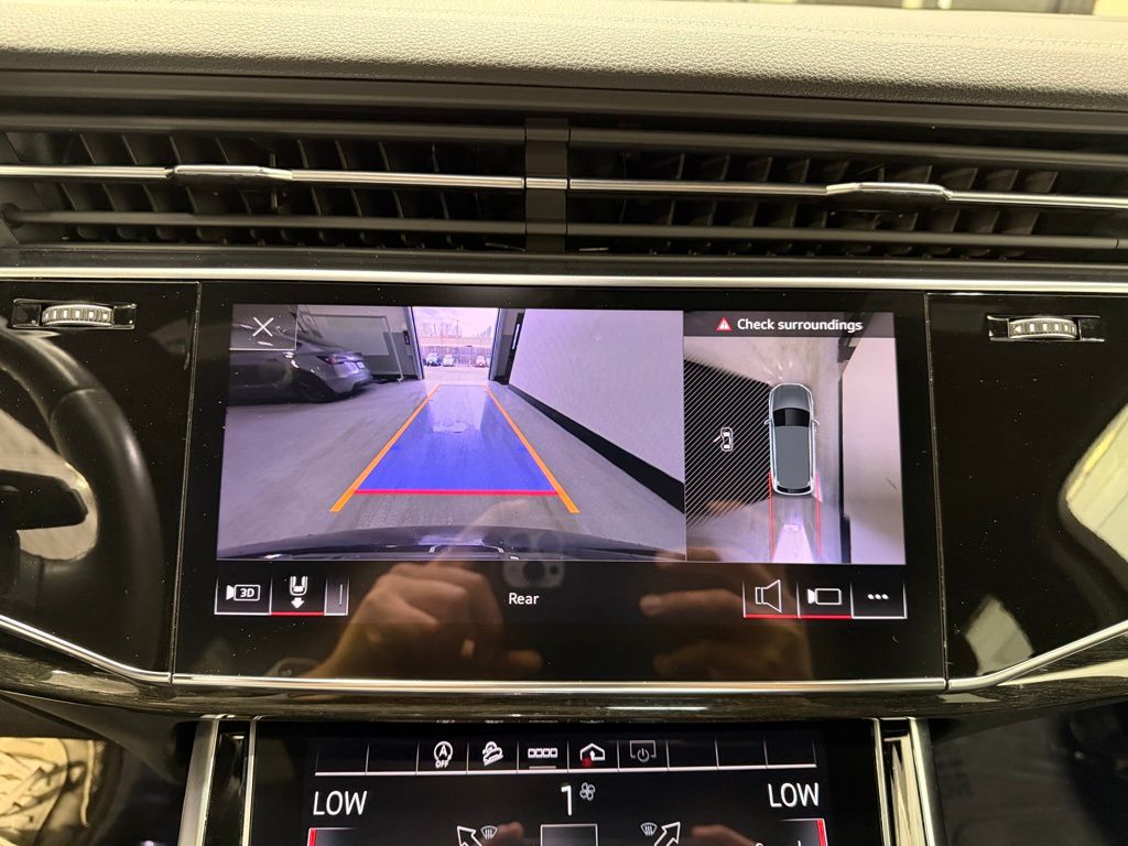 Thumbnail: 2023 Audi Q7 - 16