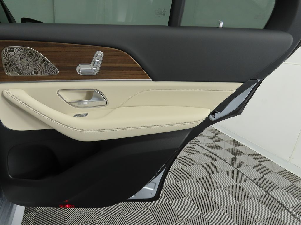 Thumbnail: 2026 Mercedes-Benz GLE - 27