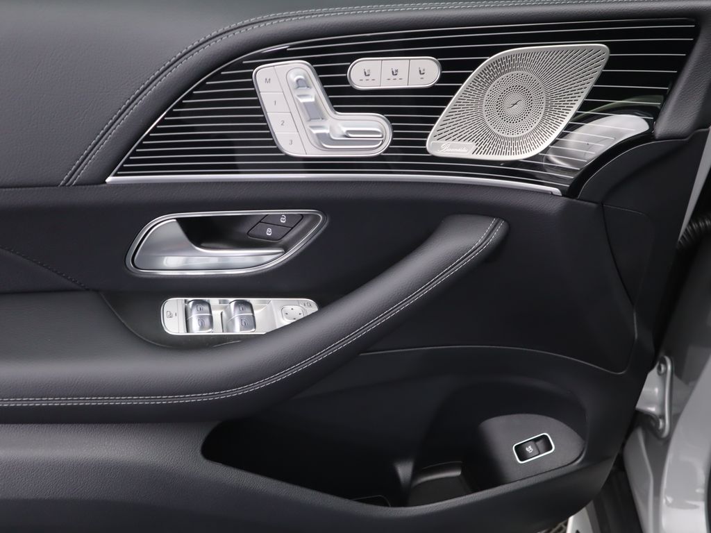 Thumbnail: 2026 Mercedes-Benz GLE - 25