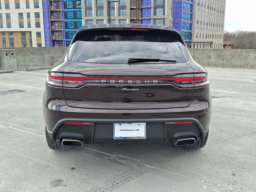 Thumbnail: 2026 Porsche Macan - 9