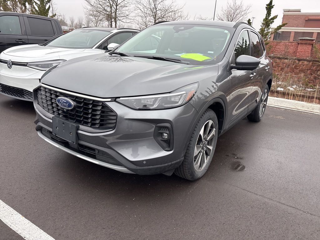 Carbonized Gray Metallic 2024 Ford Escape Platinum AWD SUV / Crossover All-Wheel Drive 8-Speed Automatic