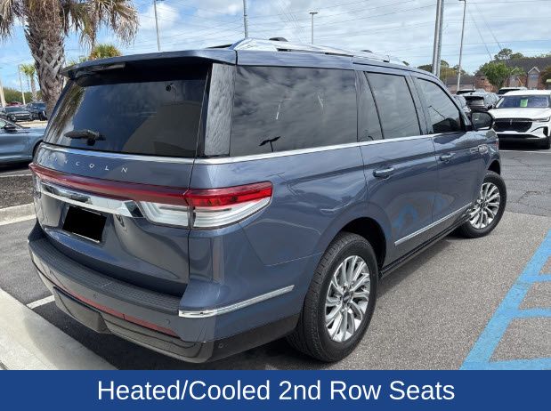 2022 Lincoln Navigator Standard