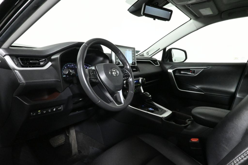 Thumbnail: 2019 Toyota RAV4 - 16