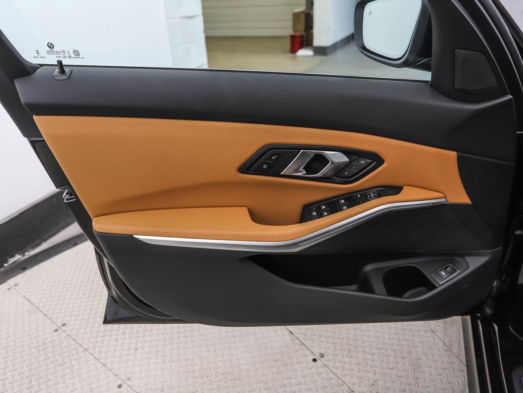 Thumbnail: 2026 BMW 3 Series - 9