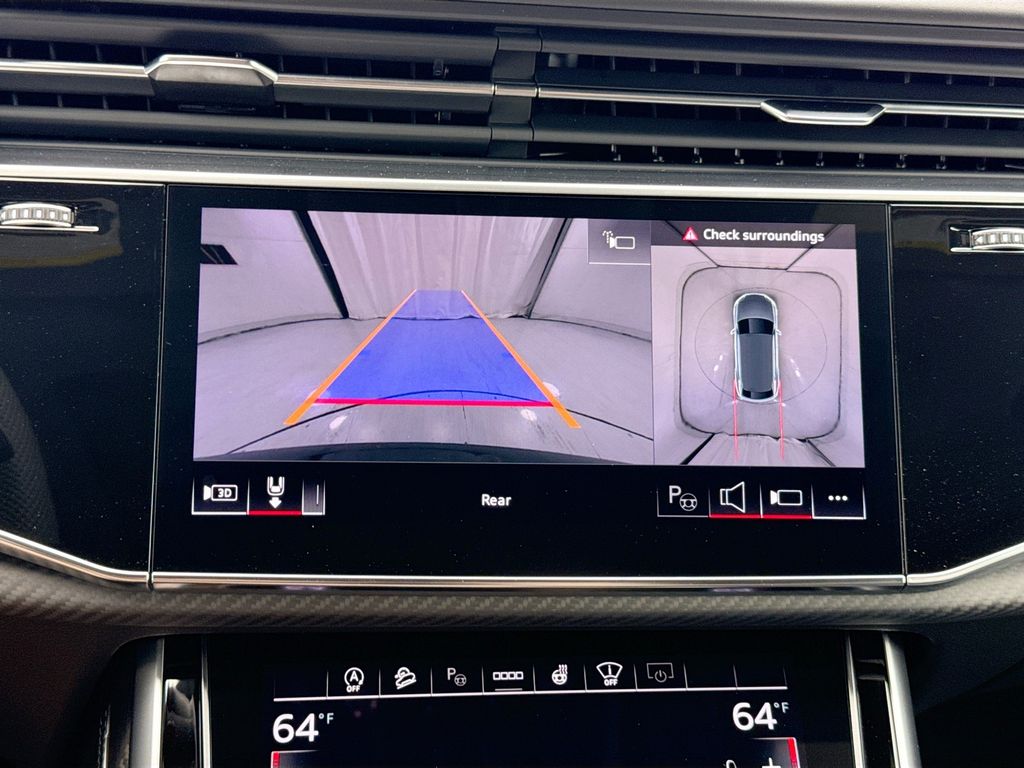 Thumbnail: 2026 Audi SQ8 - 15
