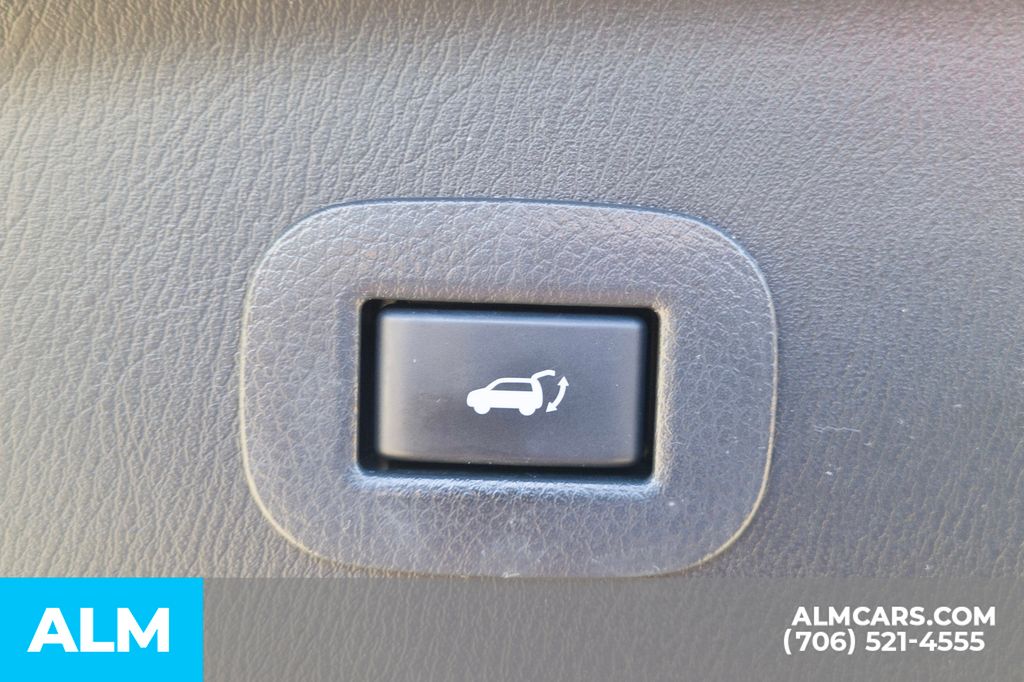Used 2022 Blue INFINITI Premium Select image 9