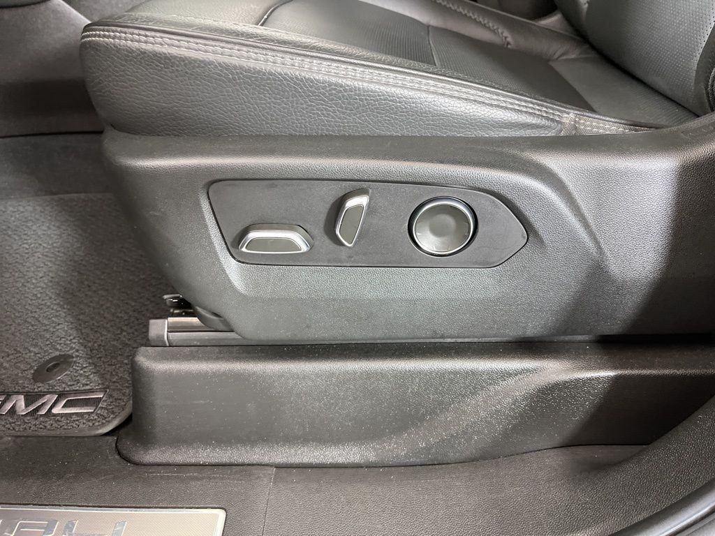 Thumbnail: 2021 GMC Yukon - 27