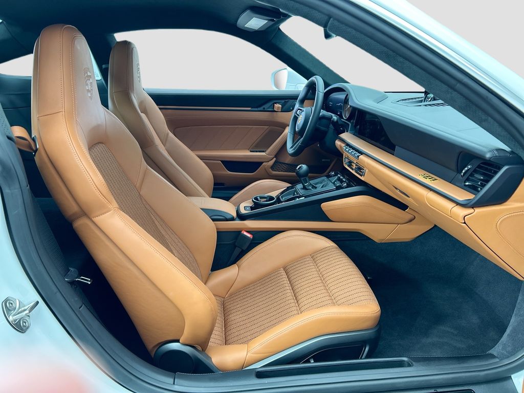 Thumbnail: 2024 Porsche 911 - 21