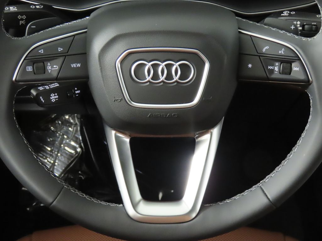 Thumbnail: 2026 Audi Q7 - 14