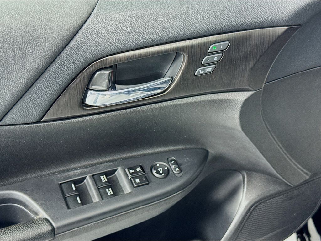 Used Car 2015 Honda Accord Hybrid  Touring For Sale Under $20,000 In Austin, Texas