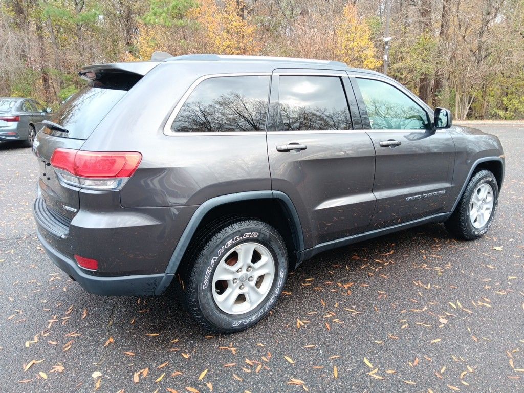 2017 Jeep Grand Cherokee Laredo 5