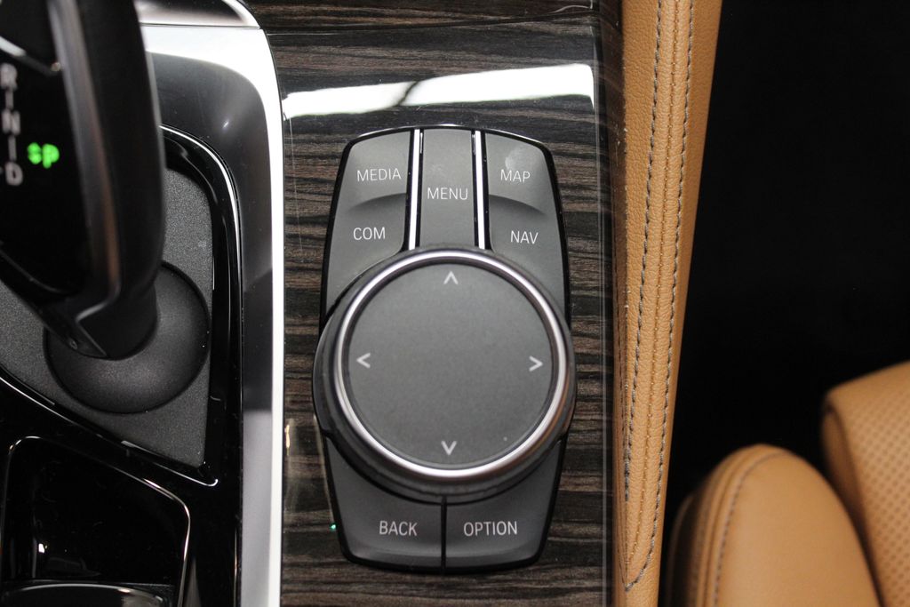 Thumbnail: 2023 BMW 5 Series - 15