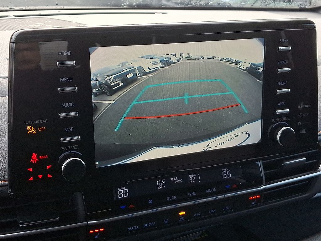 Thumbnail: 2022 Toyota Sienna - 22