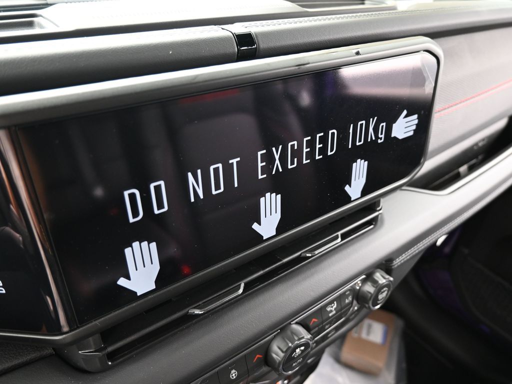 New 2026 reign Jeep Rubicon X image 19