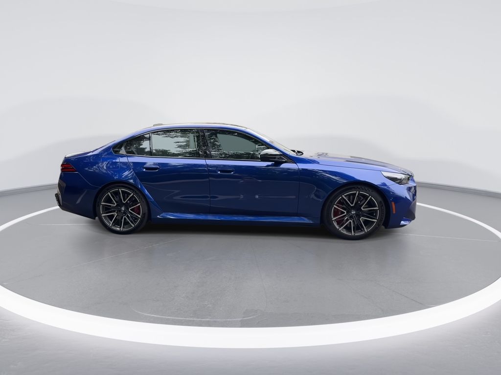 Thumbnail: 2026 BMW M5 - 9