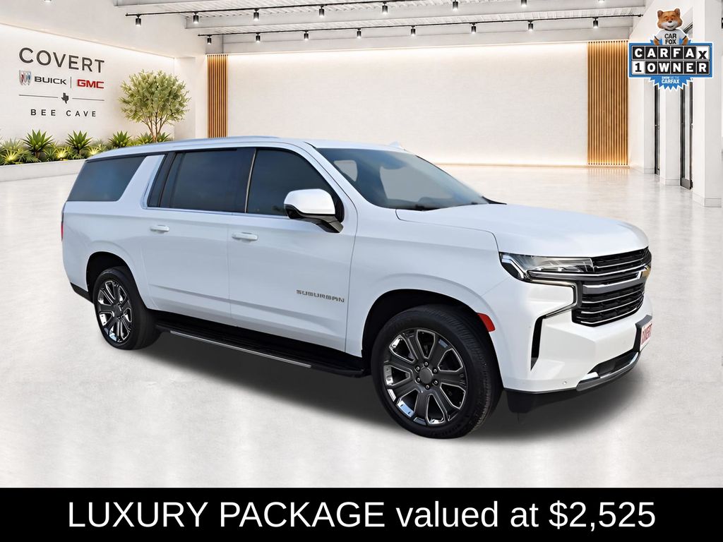 Summit White 2022 Chevrolet Suburban SUV / Crossover Four-Wheel Drive