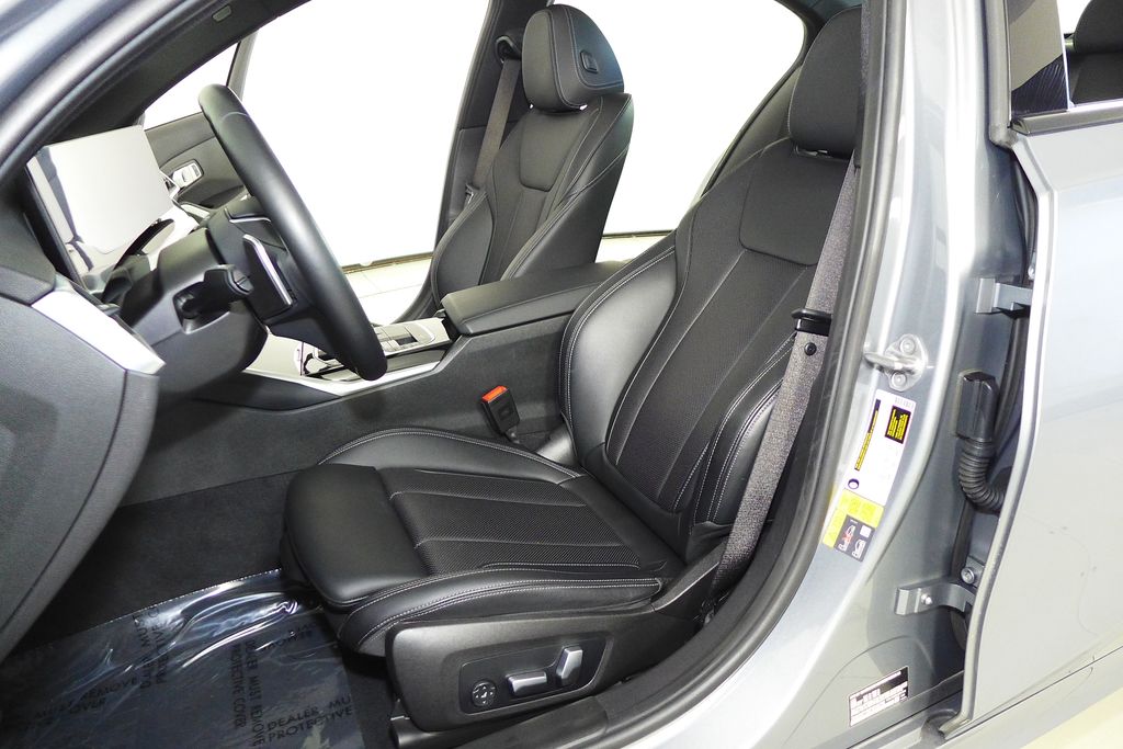 Thumbnail: 2023 BMW 3 Series - 22